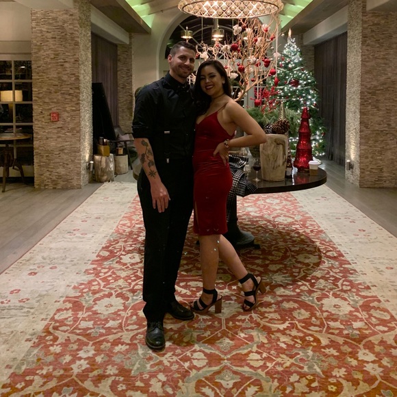 Meet your Posher, Cynthia - Picture 3 of 3